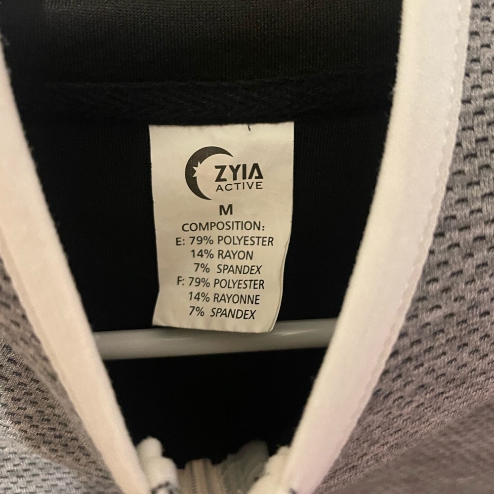 Zyia Active jacket size Medium - Picture 5 of 7